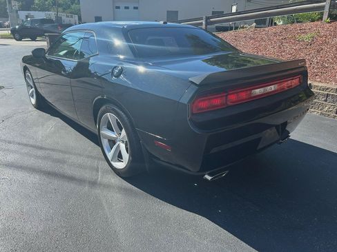 Used 2009 Dodge Challenger SRT8 w/ SRT Option Group II RWD image 3