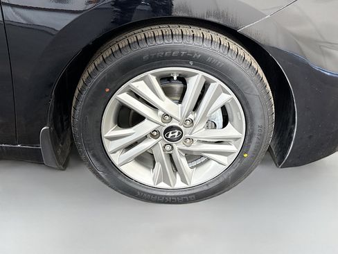Used 2019 Hyundai Elantra Value Edition image 32