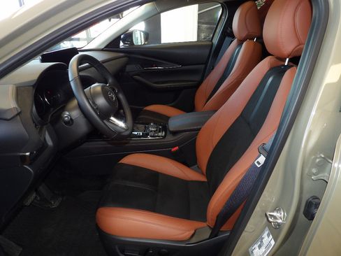 Used 2025 MAZDA CX-30 Carbon image 26