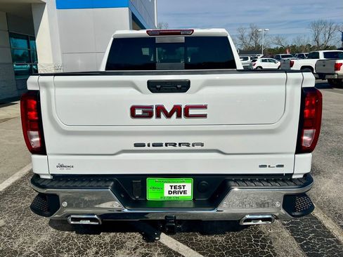 New 2026 GMC Sierra 1500 SLE image 8