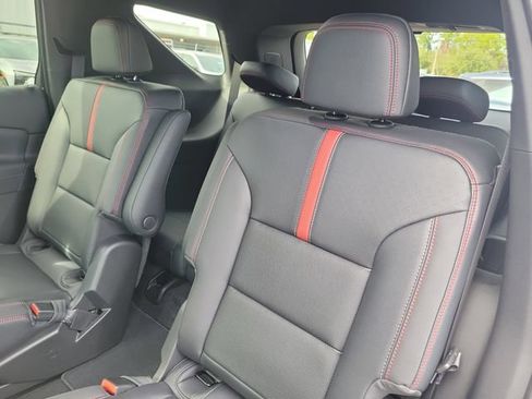 Certified 2026 Chevrolet Traverse RS FWD image 10