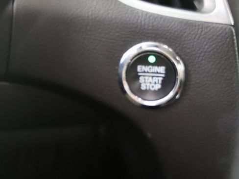 Used 2024 Ford Edge Titanium image 19