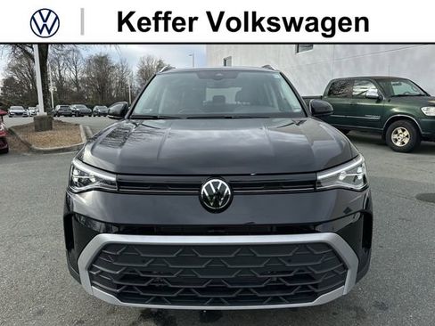 New 2026 Volkswagen Taos SE FWD image 8