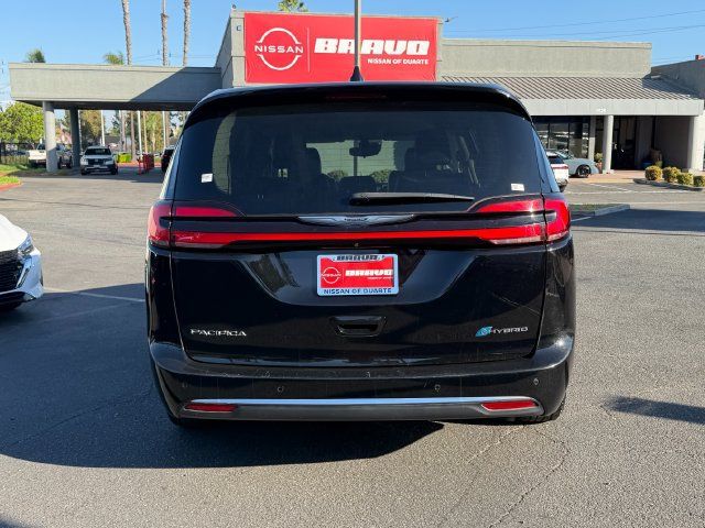 Used 2024 Chrysler Pacifica Limited FWD image 6