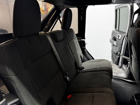 Used 2019 Jeep Wrangler Unlimited Sahara w/ Safety Group AWD/4WD image 49