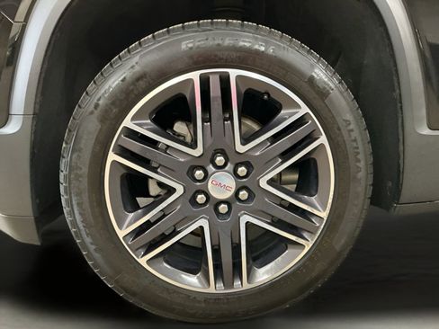 Used 2018 GMC Acadia SLT image 28