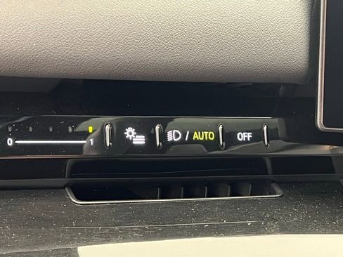 Certified 2024 BMW 530i w/ Premium Package image 19