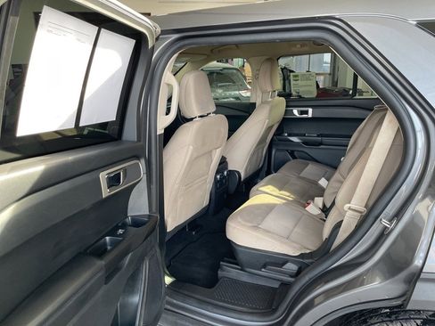 Used 2021 Ford Explorer 4WD w/ Class III Trailer Tow Package image 11