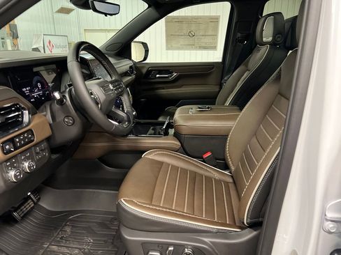 New 2026 GMC Yukon XL Denali Ultimate w/ LPO, Floor Liner Package AWD/4WD image 12