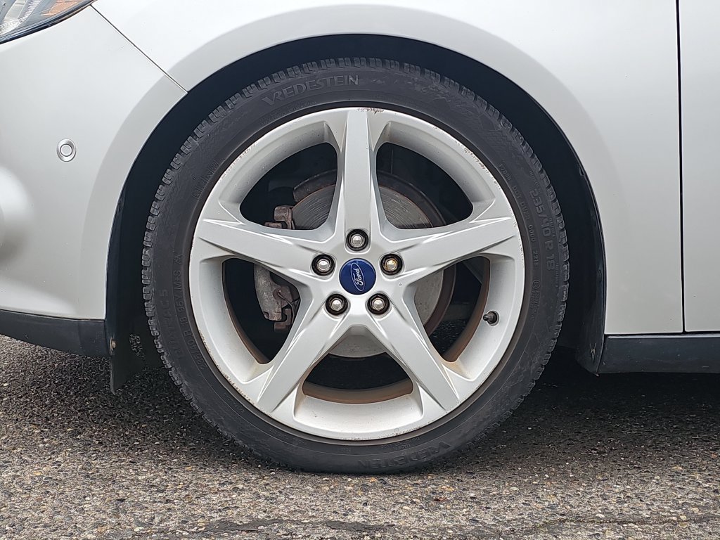 Used 2014 Ford Focus Titanium FWD image 19