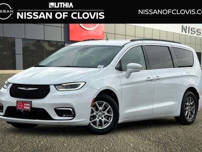 Used 2022 Chrysler Pacifica Touring-L w/ Uconnect Theater Family Group