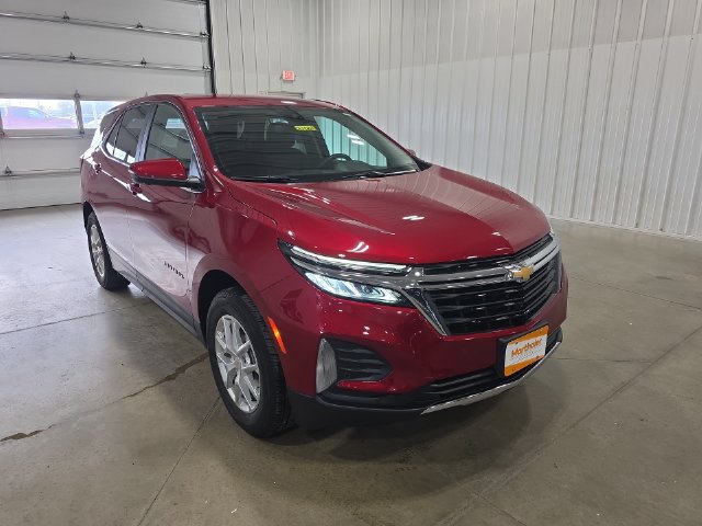 Used 2024 Chevrolet Equinox LT AWD/4WD image 2