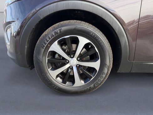 Used 2018 Kia Sorento EX image 9