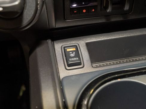 Used 2023 Nissan Titan PRO-4X w/ Pro-4x Convenience Package image 16