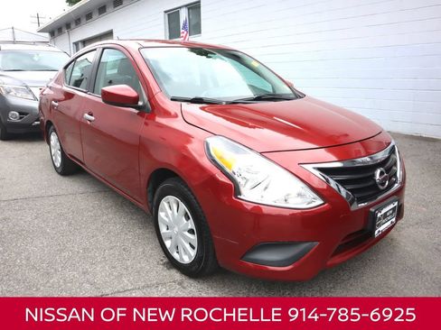 Used 2019 Nissan Versa SV FWD image 1