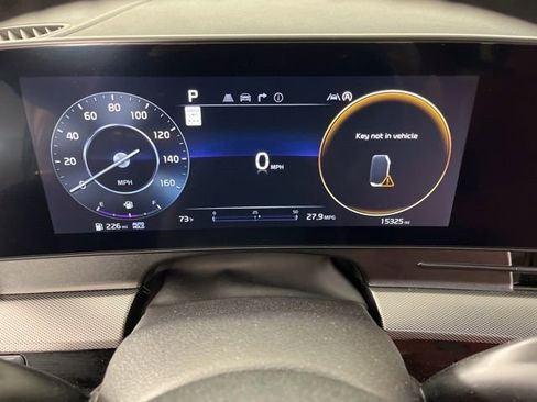 Used 2025 Kia Sportage SX image 24