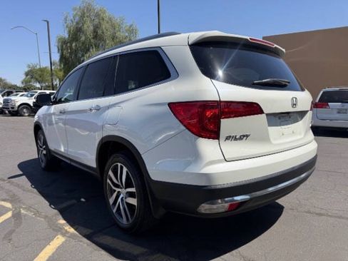 Used 2017 Honda Pilot Touring image 5