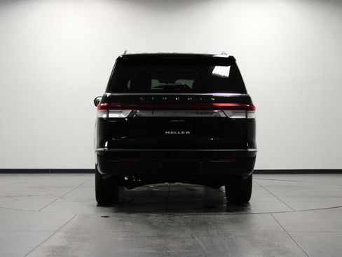 Used 2022 Lincoln Navigator L Reserve w/ Monochromatic Package image 5