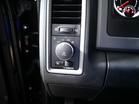 Used 2017 RAM 1500 Express w/ Black Ram 1500 Express Group AWD/4WD image 26