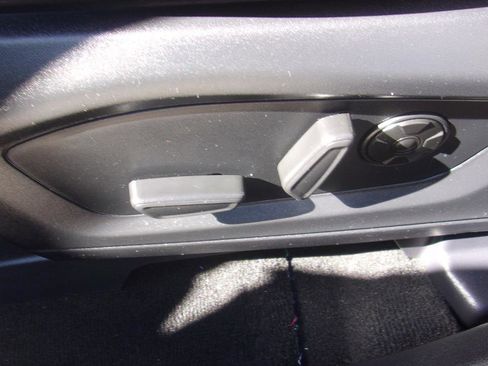 Used 2025 Ford Explorer ST image 11