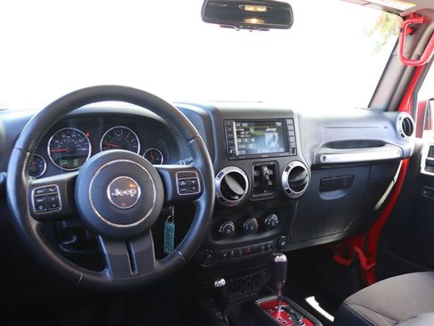 Used 2016 Jeep Wrangler Unlimited Sahara w/ Dual Top Group AWD/4WD image 3