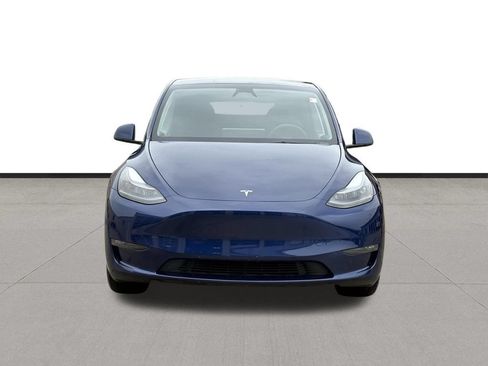 Used 2024 Tesla Model Y Long Range AWD/4WD image 2