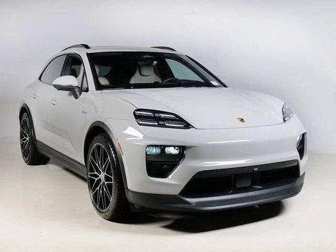 New 2026 Porsche Macan 4S Electric AWD/4WD image 7