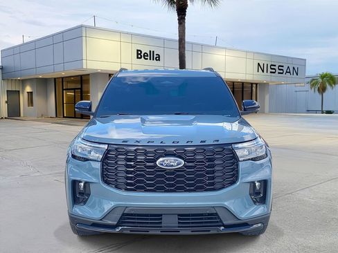 Used 2025 Ford Explorer ST-Line w/ Premium Package image 10