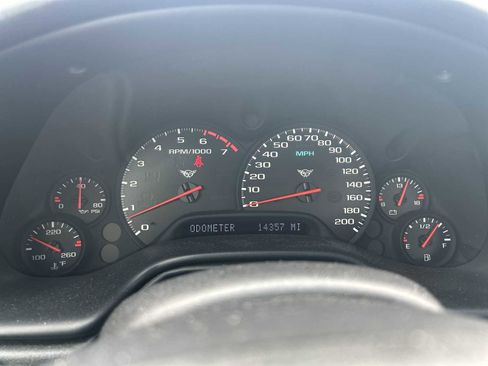 Used 2001 Chevrolet Corvette Convertible w/ Preferred Equipment Group2 image 11