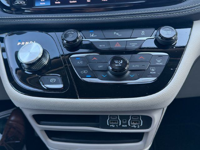 Used 2024 Chrysler Pacifica Limited FWD image 25
