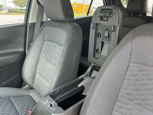Used 2021 Chevrolet Equinox LT FWD image 33