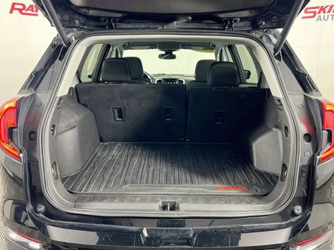 Used 2022 GMC Terrain SLE w/ Driver Convenience Package FWD image 25