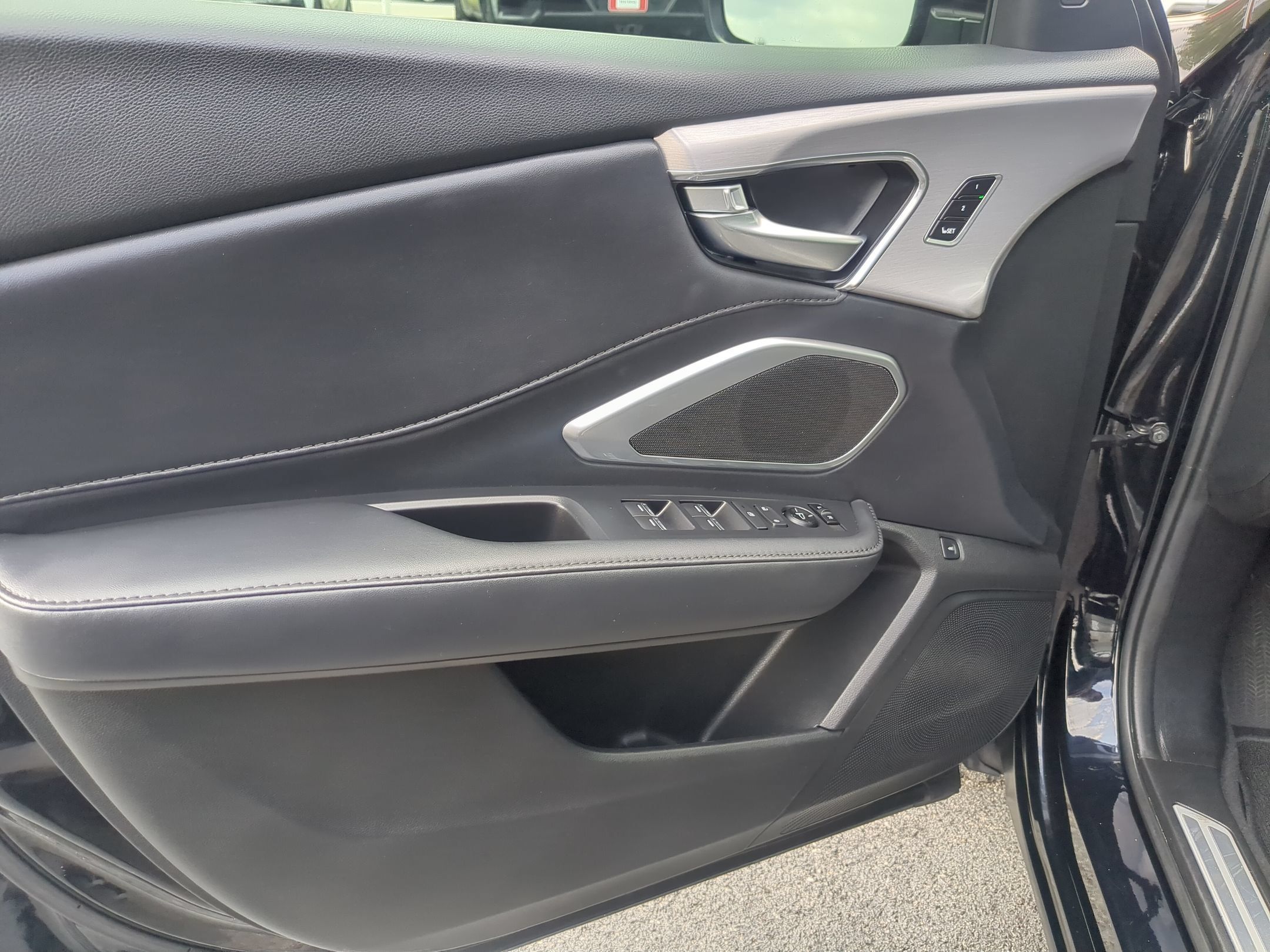 Used 2024 Acura RDX SH-AWD image 11