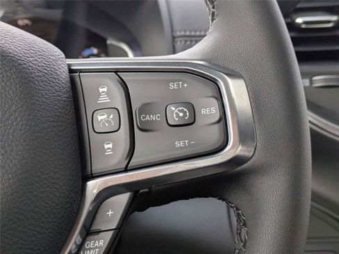 New 2026 RAM 2500 Laramie AWD/4WD image 28