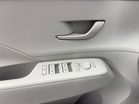 New 2026 Hyundai Kona SE image 13