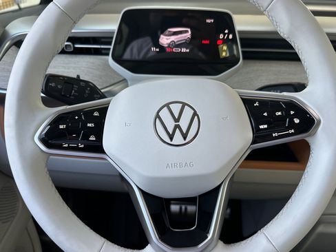 New 2025 Volkswagen ID. Buzz Pro S Plus image 22