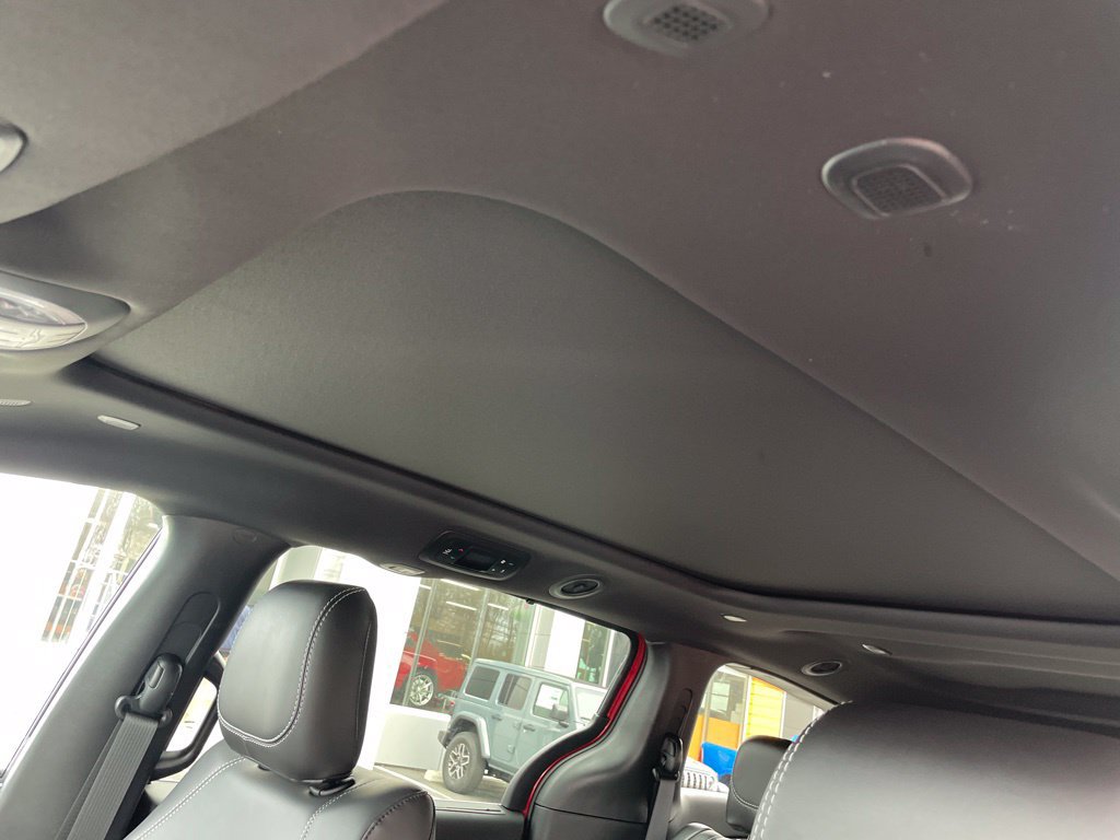 New 2026 Chrysler Pacifica Select AWD/4WD image 14