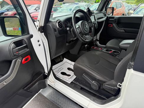 Used 2016 Jeep Wrangler Sport w/ Quick Order Package 24S AWD/4WD image 8