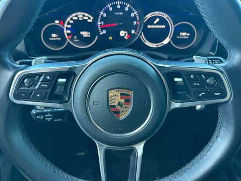Used 2023 Porsche Cayenne image 23