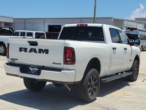 Used 2025 RAM 2500 Big Horn AWD/4WD image 4