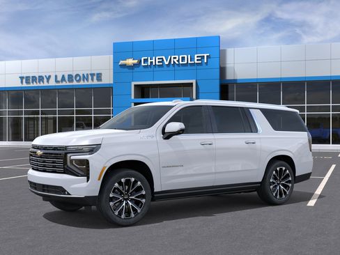 New 2026 Chevrolet Suburban High Country AWD/4WD image 3
