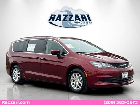 Used 2020 Chrysler Voyager Lxi FWD image 1