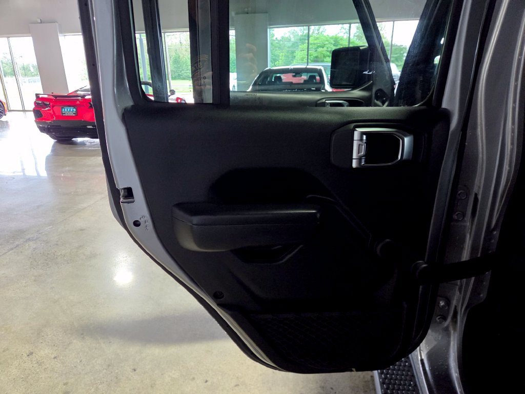 Used 2018 Jeep Wrangler Unlimited Sport AWD/4WD image 14