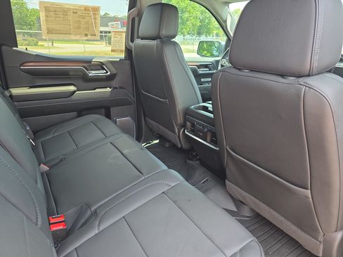Used 2024 GMC Sierra 1500 Denali AWD/4WD image 11