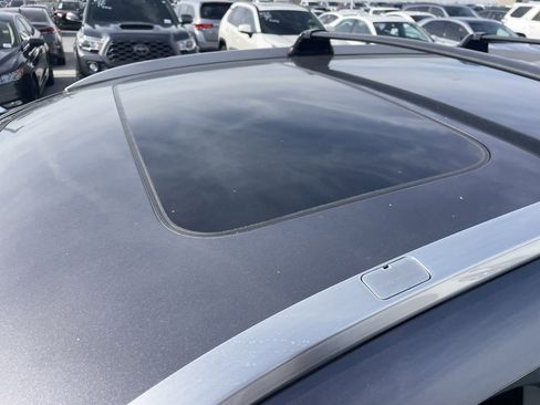 Used 2018 Honda CR-V Touring image 4