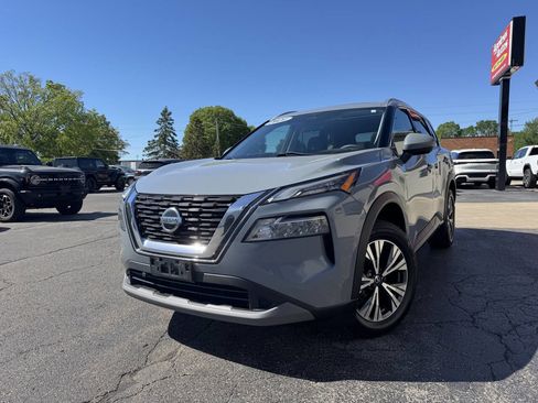 Used 2021 Nissan Rogue SV AWD/4WD image 2