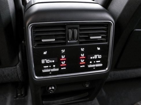 Used 2019 Porsche Cayenne Turbo image 44