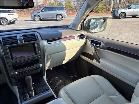 Used 2018 Lexus GX 460 Premium image 13