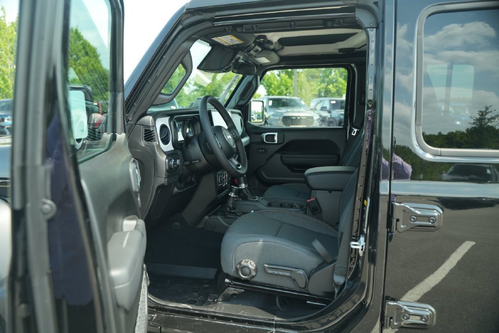 New 2026 Jeep Gladiator Sport AWD/4WD image 10
