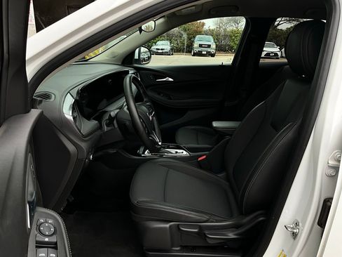 Used 2025 Buick Encore GX Preferred image 10